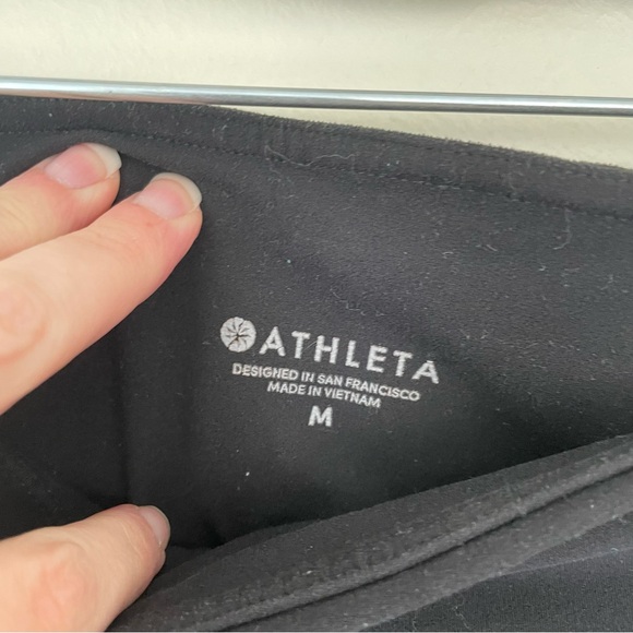 Athleta Salutation Yoga Capri Powervita Crop Leggings Tights 591383 Black M - Picture 10 of 11